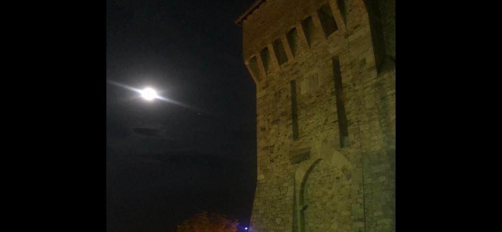 Fotografie z fotogalerie ubytování Torre Caetani- Night in a medieval tower v destinaci Todi