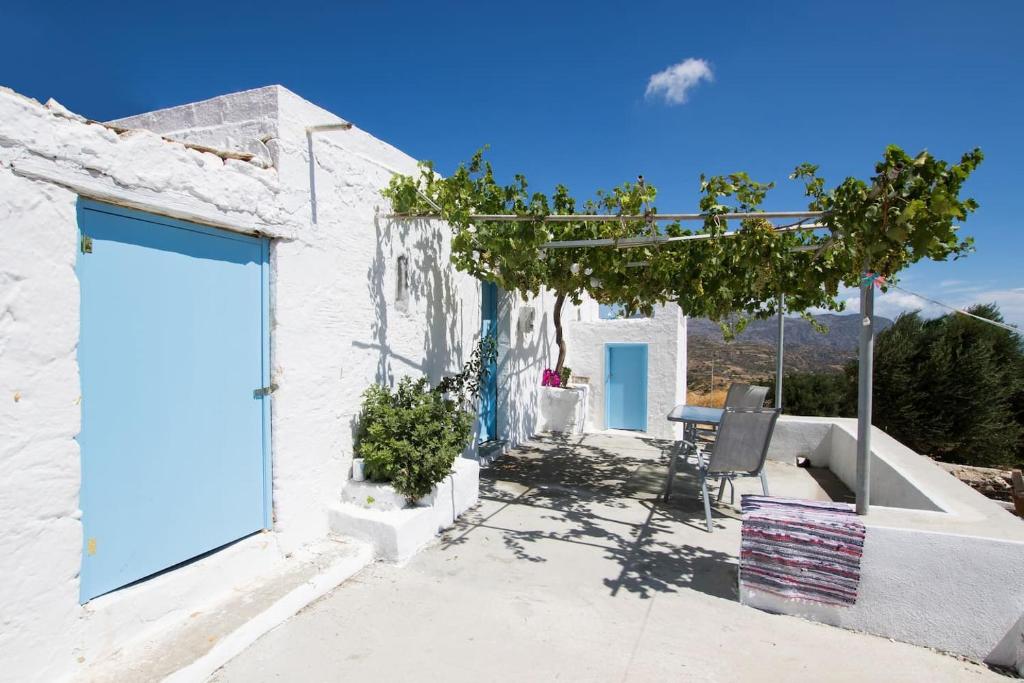 Vatha Traditional Cottage with a view, Karpathos Town (updated prices 2024)