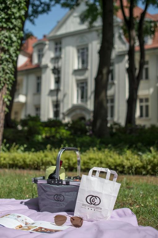 Vonkajšia záhrada v ubytovaní Hotel Cesarskie Ogrody