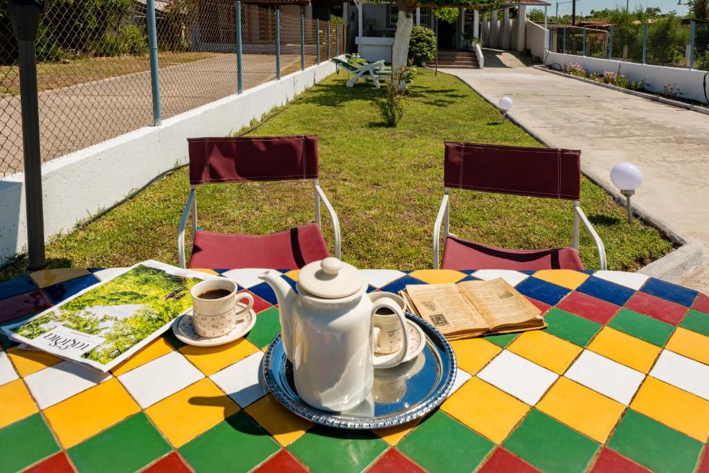 Coffee and tea making facilities at Kiko, the Coastline house