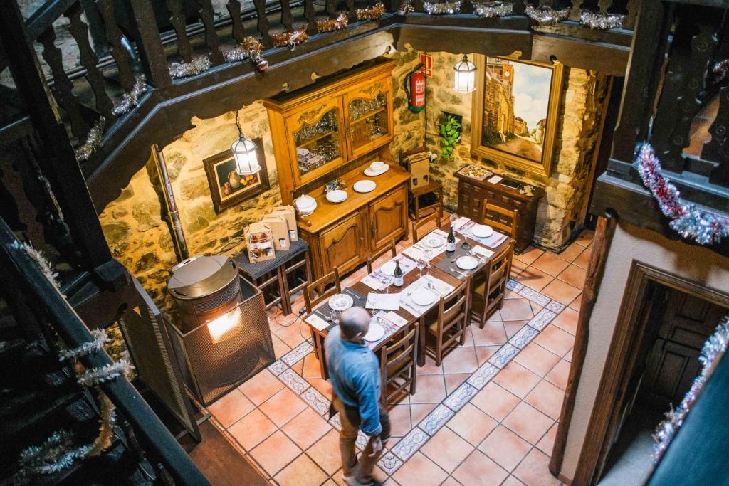A seating area at El Refugio Hostería