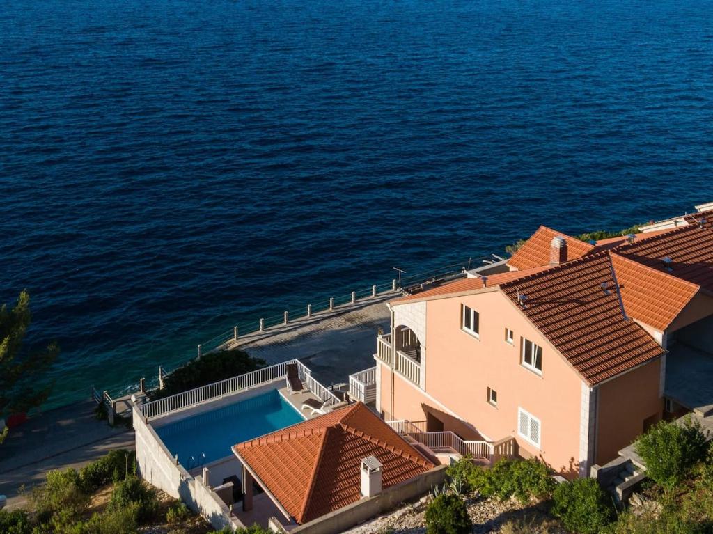 Bazén v ubytování Villa Sea Lady nebo v jeho okolí