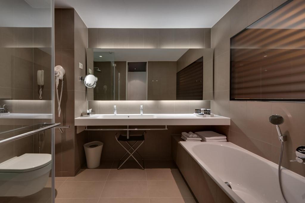 Lone Hotel by Maistra Collection - 10