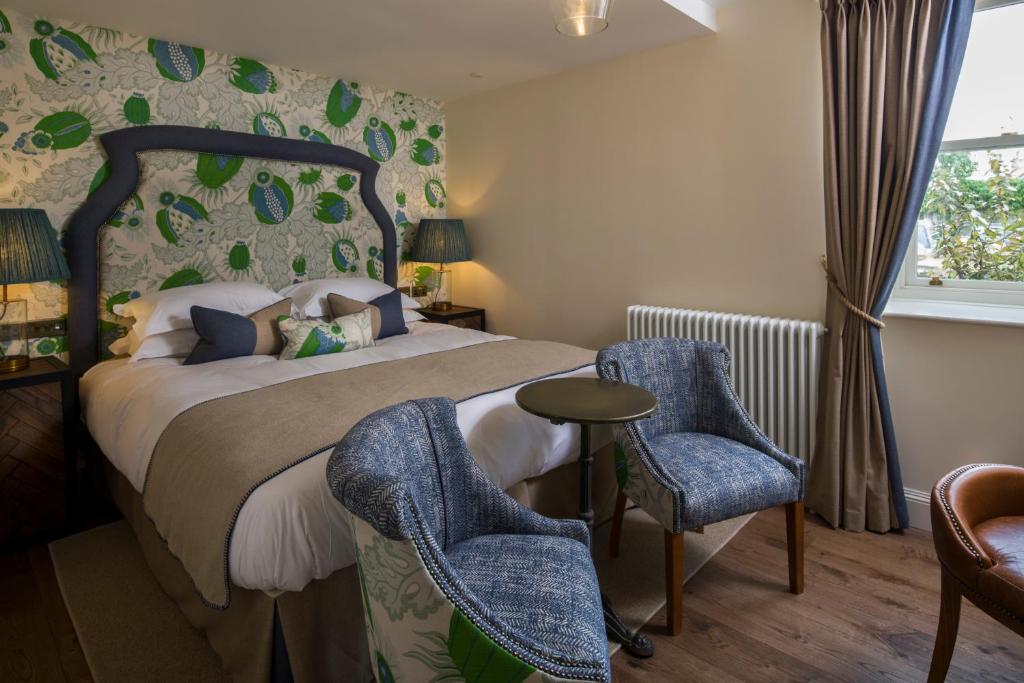 Кровать или кровати в номере Beadnell Towers Hotel
