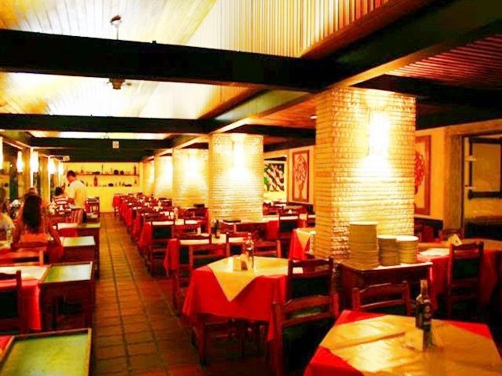 Restaurace v ubytování Flats Enseada Delphin