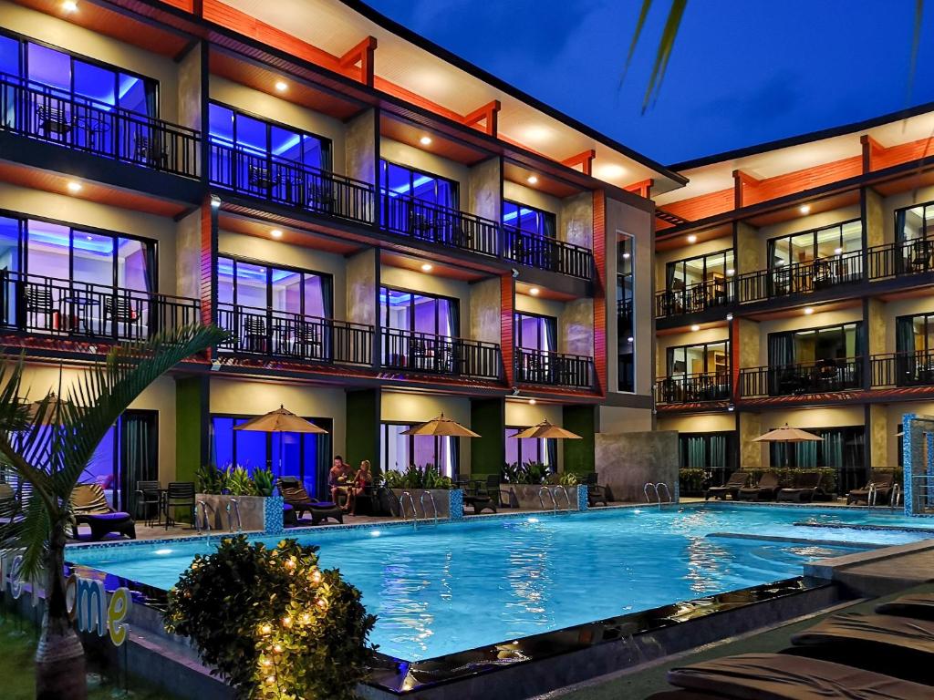 Bazén v ubytování Coco Bella Hotel nebo v jeho okolí