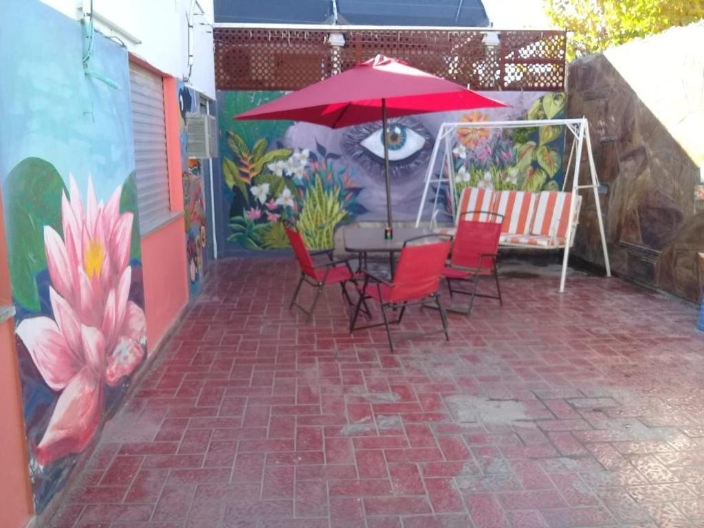 Destino San Juan Hostel - Housity