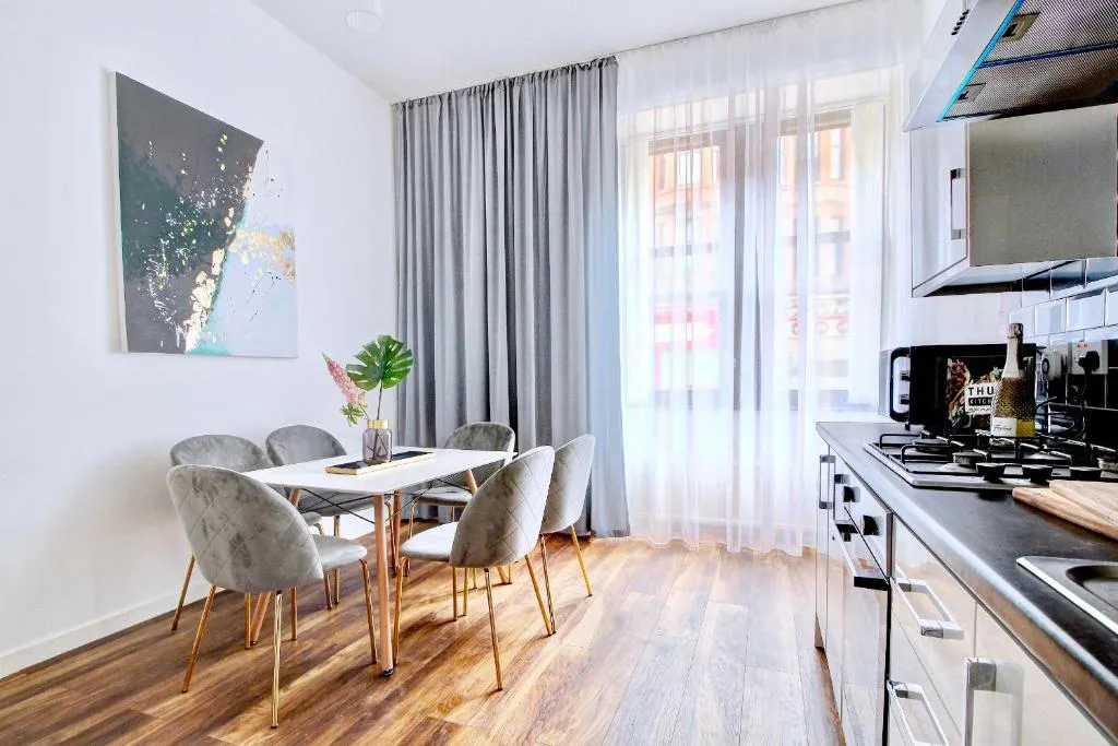 Queen Elizabeth Apartment, Glasgow, Marea Britanie