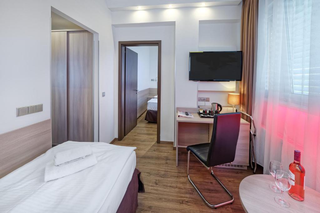 
Junior Suite with Pool Access
