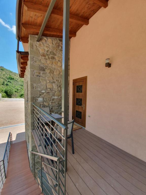 Balkón nebo terasa v ubytování The View Village - Villas Suites & Spa