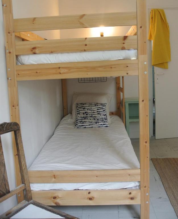 Postel nebo postele na pokoji v ubytování Surfhostel Hossegor