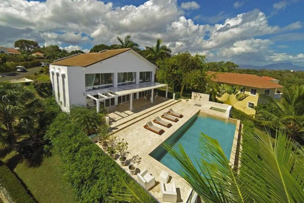 Gallery image of VillaTracey! Gorgeous 4BR 4BA Ocean View Villa in Gated Community with Private Pool #19 in Sosúa