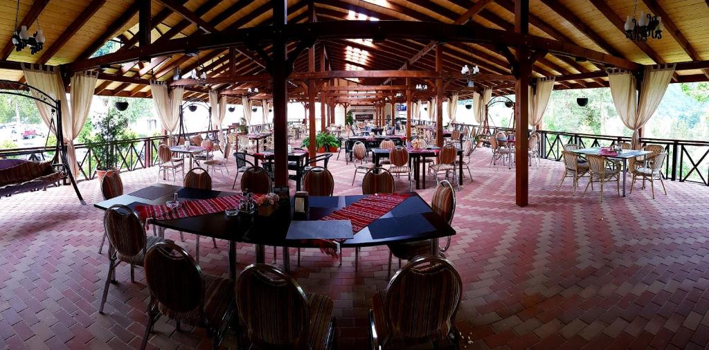 Restaurace v ubytování Hotel Suprem