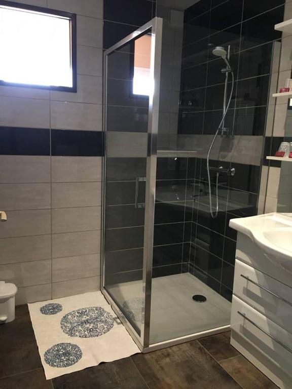 Koupelna v ubytování Gîte aux Portes d'Aubrac