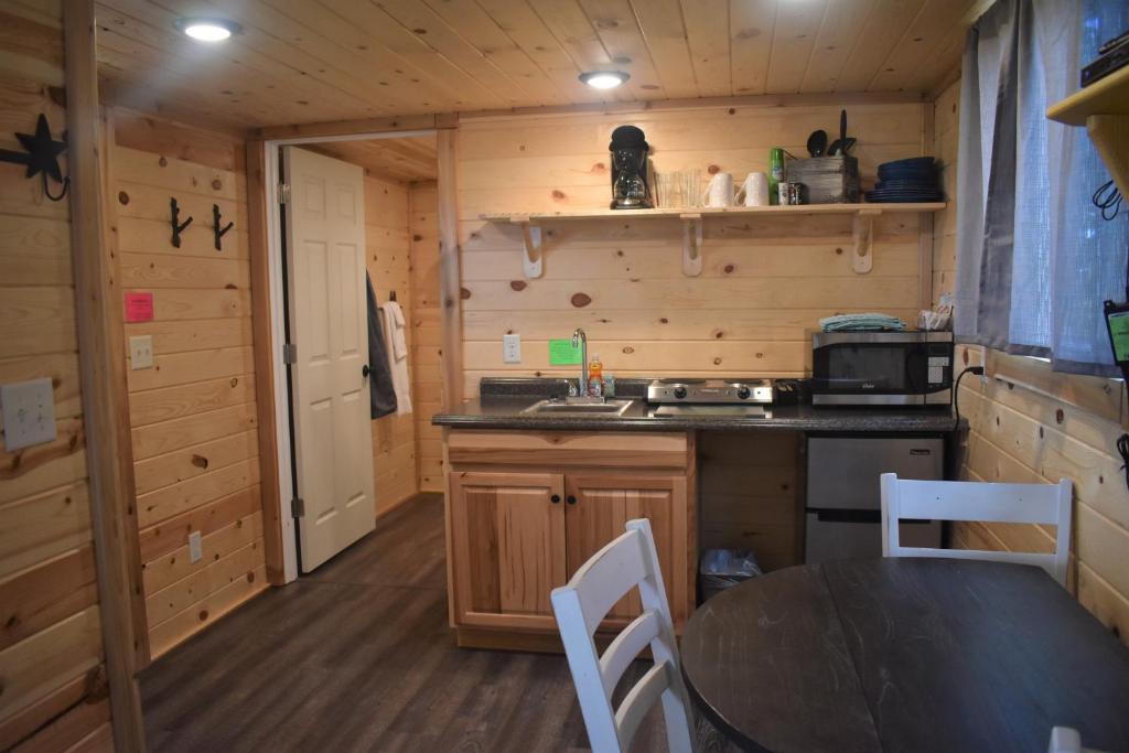 Kuchyň nebo kuchyňský kout v ubytování Drift Lodge