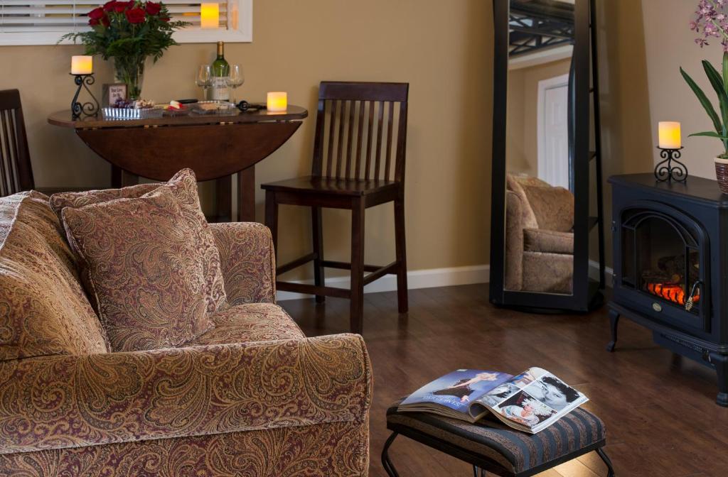 1825 Inn Bed and Breakfast photo