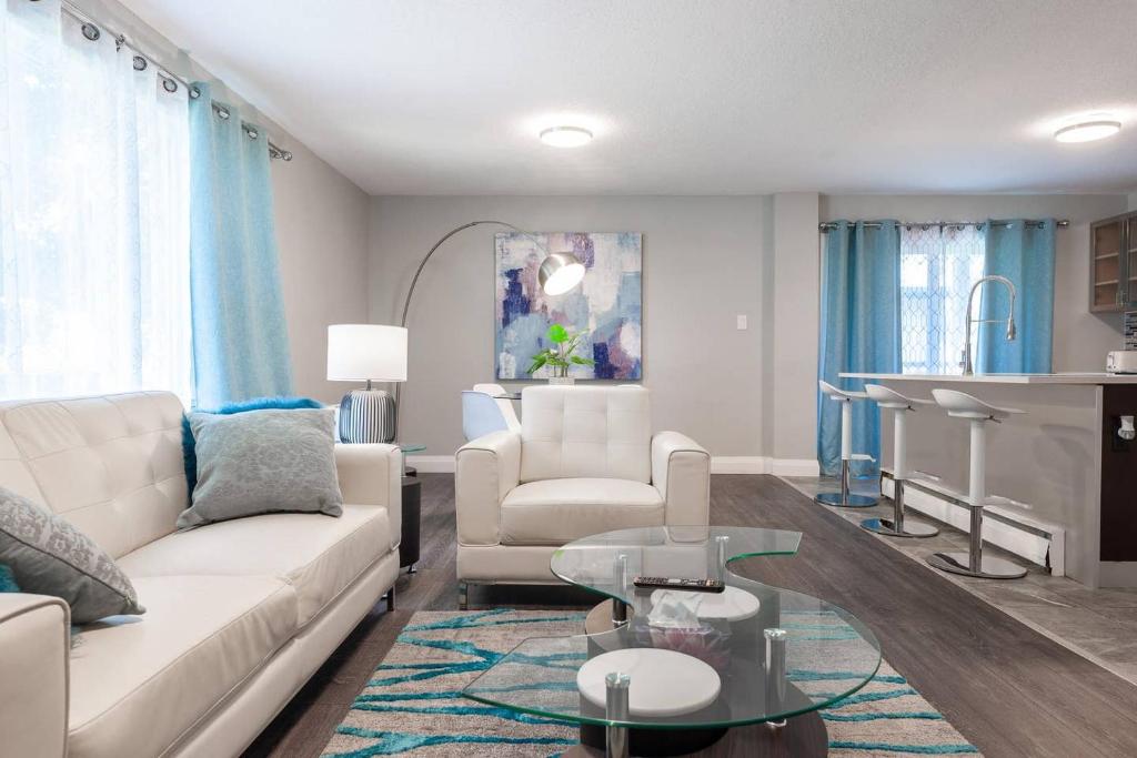 ENTIRE 2 BEDROOM APARTMENT UPTOWN WATERLOO e2, Waterloo (tarifs