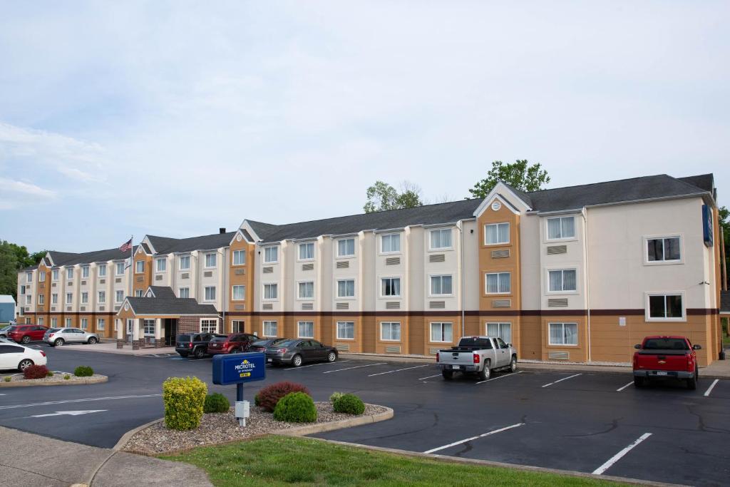 Microtel Inn & Suites by Wyndham Charleston photo