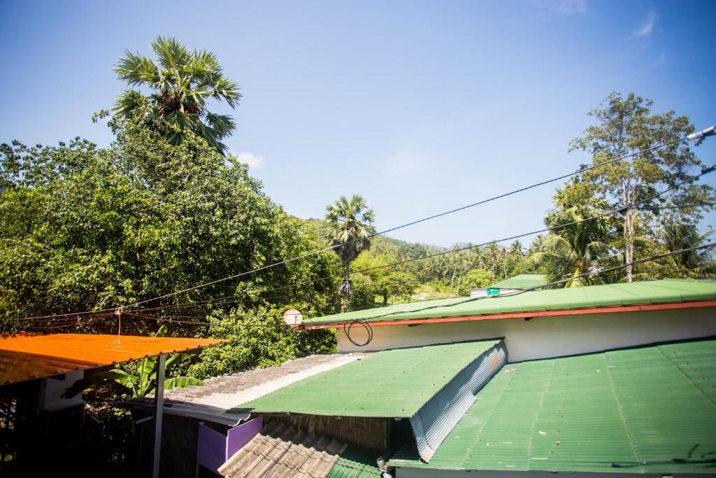 Tenis a/nebo squash v ubytování @HOsTEL PHANGAN nebo okolí