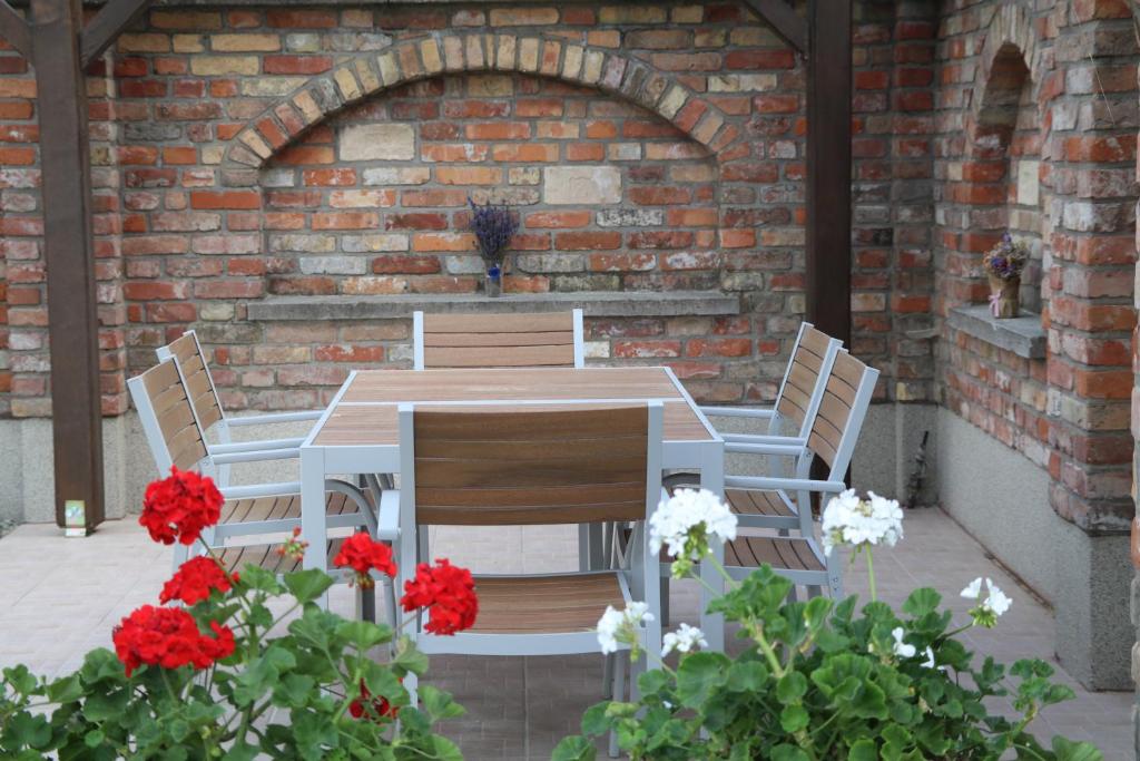 Fotografia z galérie ubytovania Exclusive Beachfront Villa vo Fonyódi