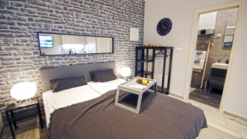 Frank-Kiss Apartments - 19