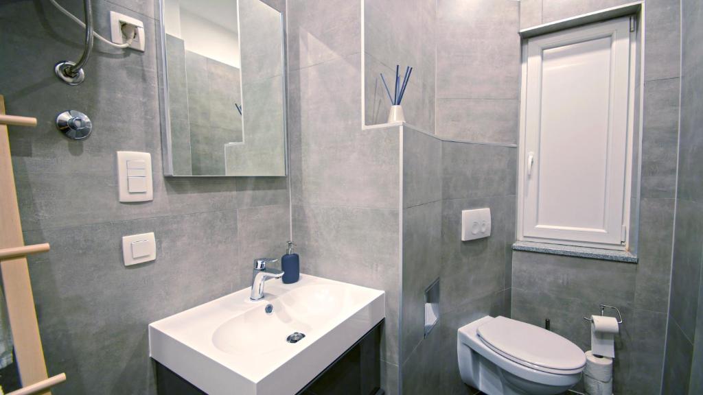 Frank-Kiss Apartments - 11