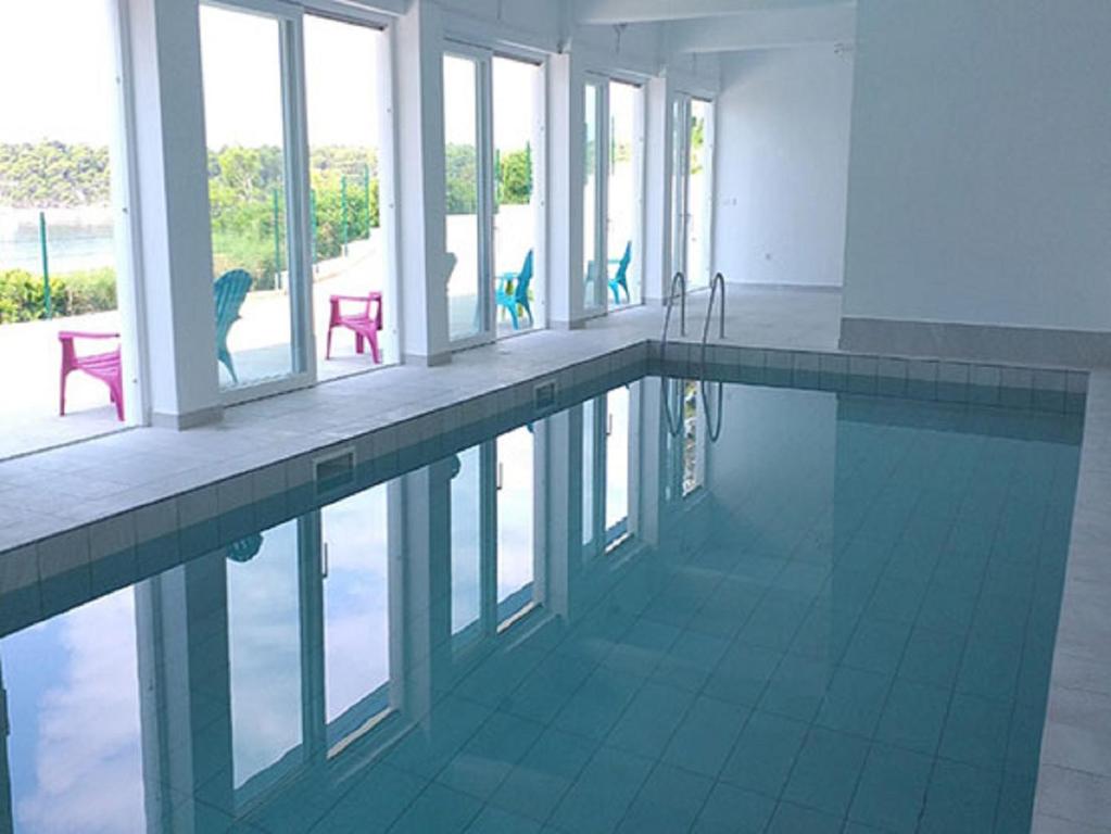 Bazén v ubytování Apartments Kaldana nebo v jeho okolí