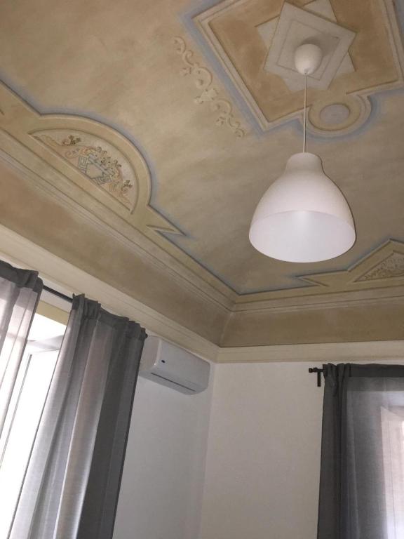 FREE FLAT - One-Bedroom Apartment