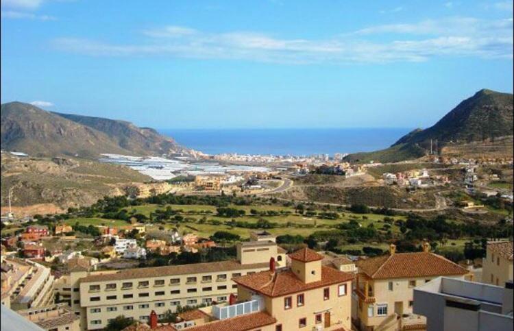 Apartamentos Deluxe Roquetas de Mar con Golf y Piscina ...