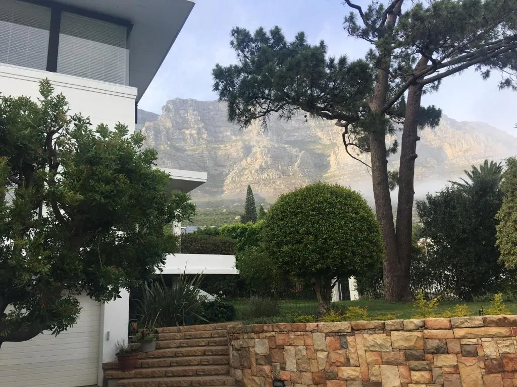 Table Mountain guest cottage with private garden, Cape Town, Africa de Sud