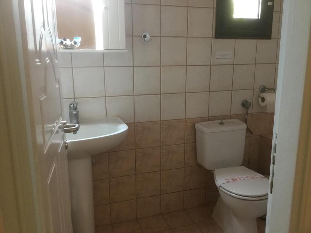 A bathroom at SUNNY STUDIO
