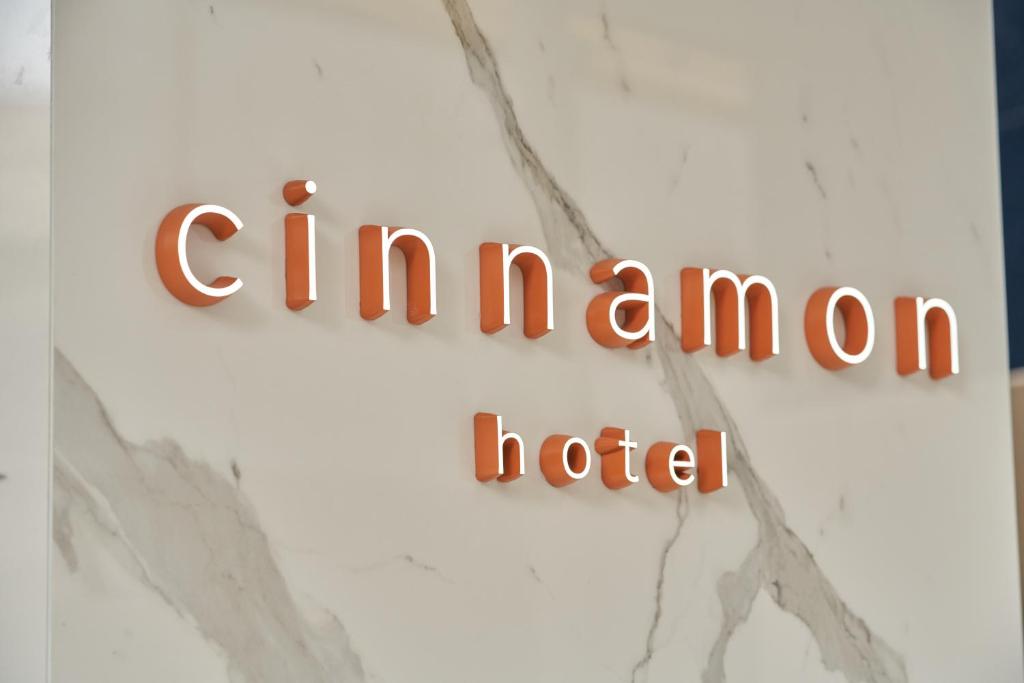 Certifikát, hodnocení, plakát nebo jiný dokument vystavený v ubytování cinnamon hotel