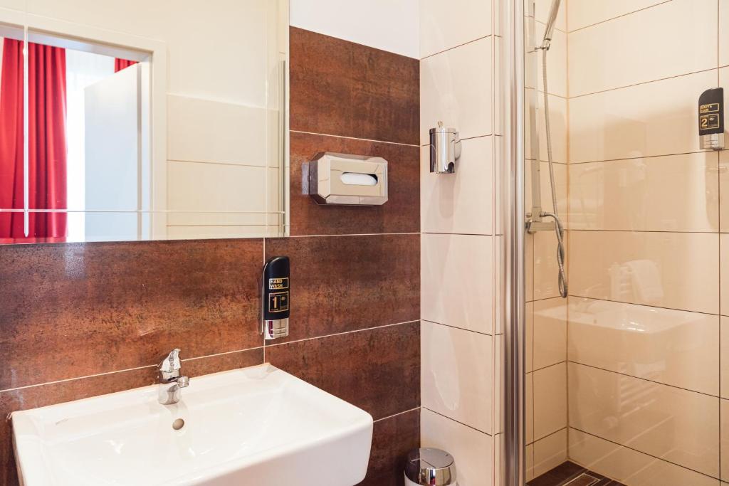 Hotel Hamburger Perle - Resim 8