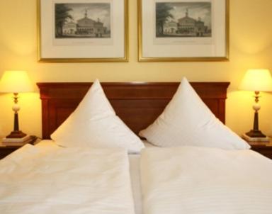 Postel nebo postele na pokoji v ubytování deckerts Hotel am Katharinenstift
