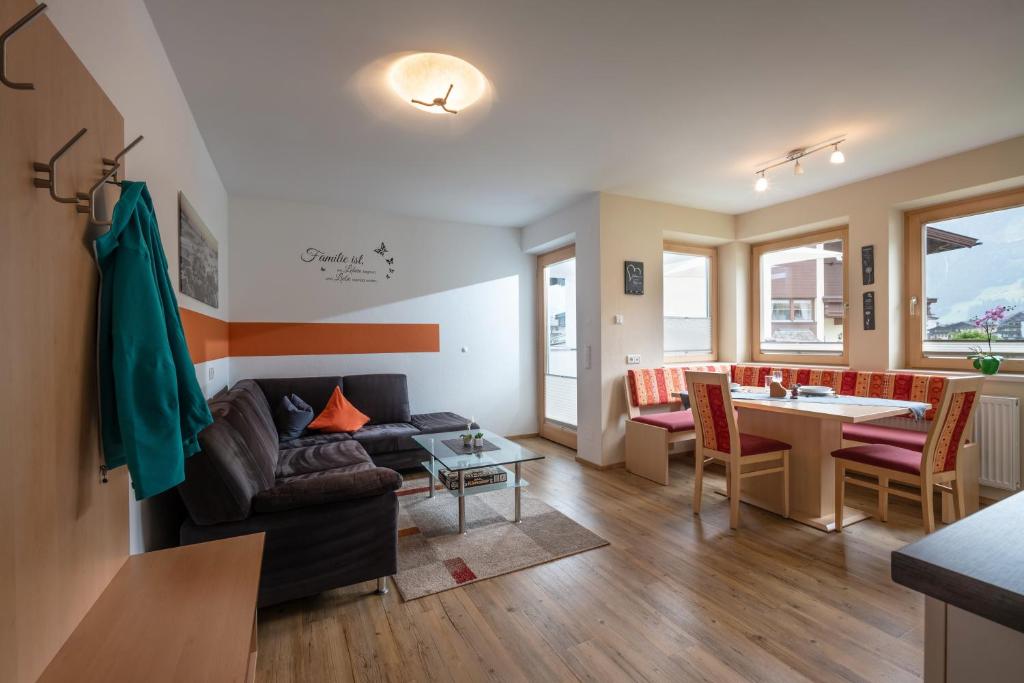 Posezení v ubytování Ferienwohnung Taschler
