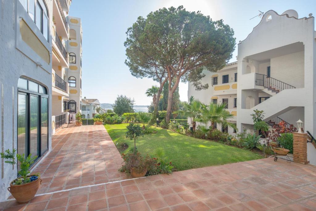 Ogród w obiekcie Beach Apartment Las Acacias Torrenueva