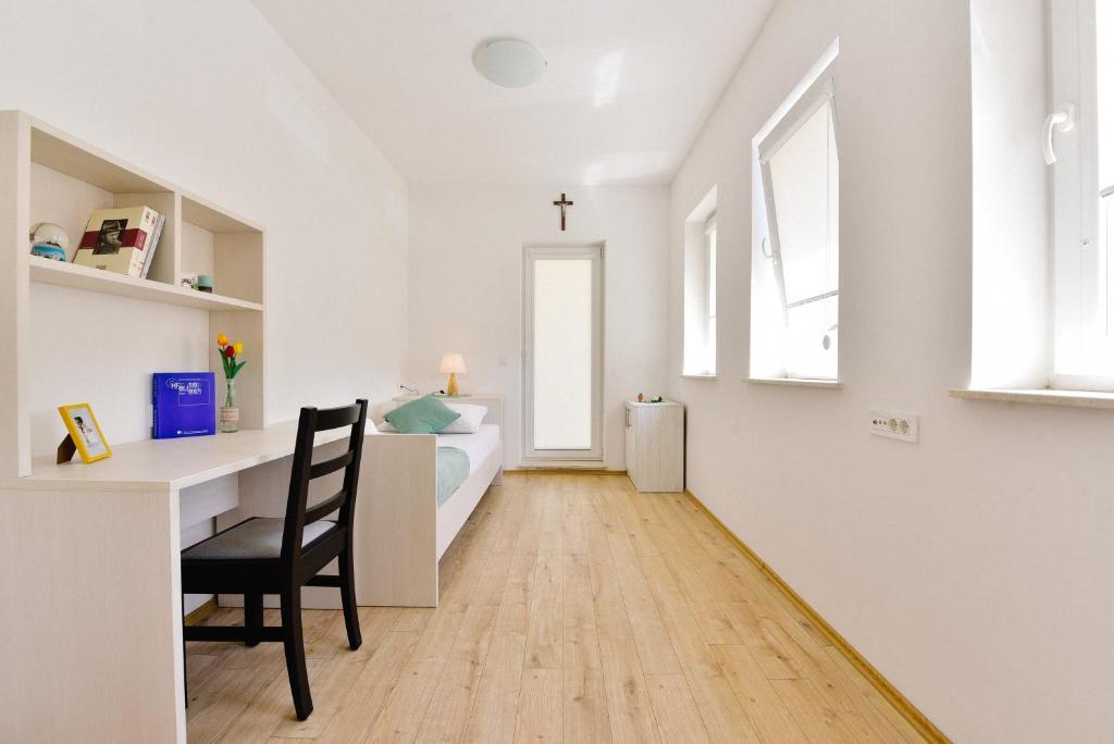 Hotel Dompes - Habitación Individual Con Balcón