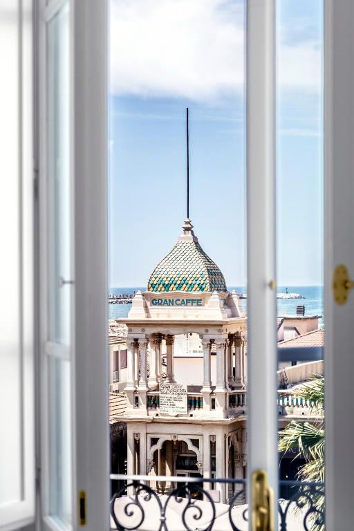 Nespecifikovaný výhled na moře nebo výhled na moře při pohledu z hotelu