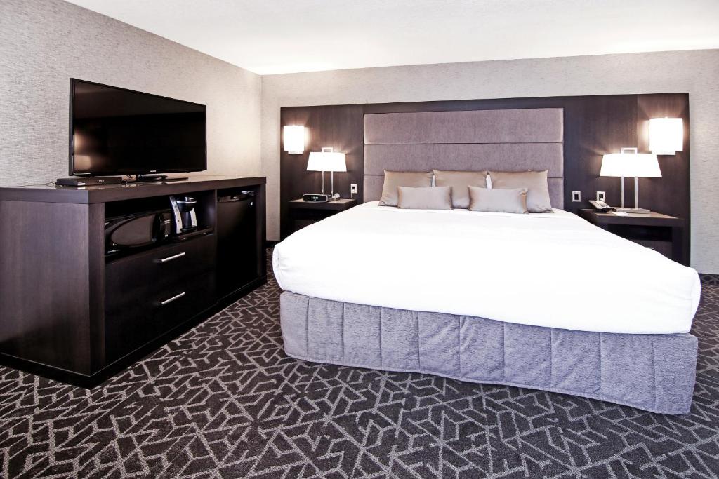 Best Western Plus Banff International Lodge photo