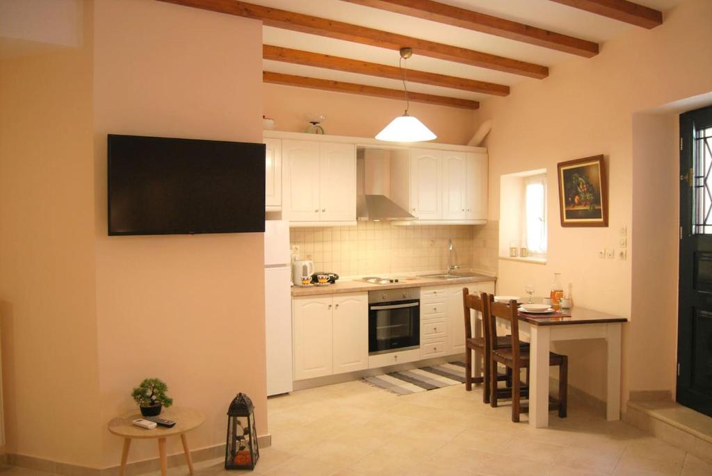 A kitchen or kitchenette at Old Town Venetian Studio by CorfuEscapes