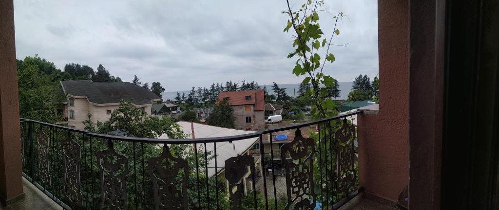 Batumi Homestay at Tamar Mephe Avenue - Deluxe Double Room With Balcony And Sea View