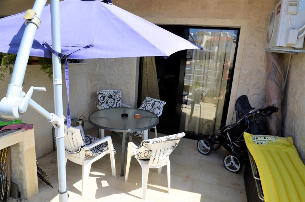 Isabella court Townhouse near Venus beach and Lidl