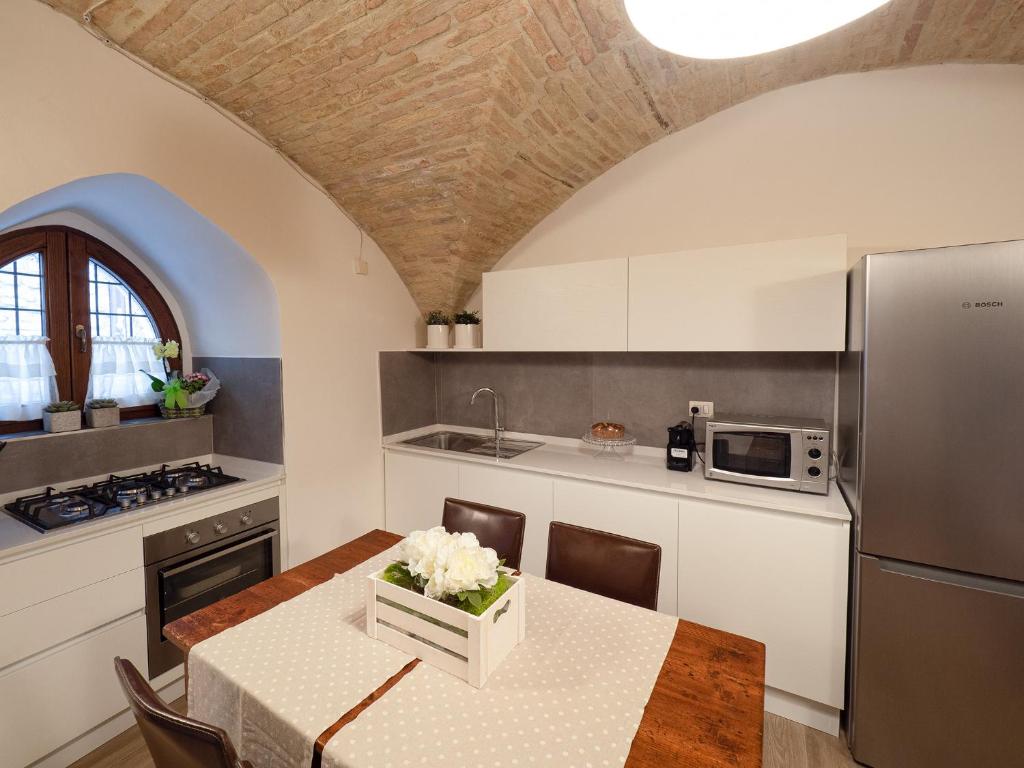Kuchnia lub aneks kuchenny w obiekcie Residenza Porta Perlici Assisi Apartment