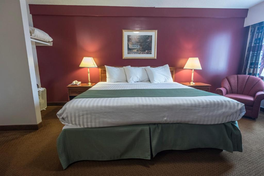 Postel nebo postele na pokoji v ubytování Port Augusta Inn