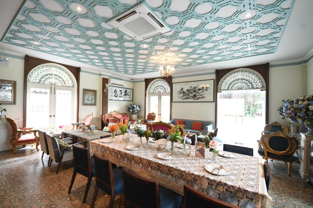 At Pingnakorn Riverside - Resim 24