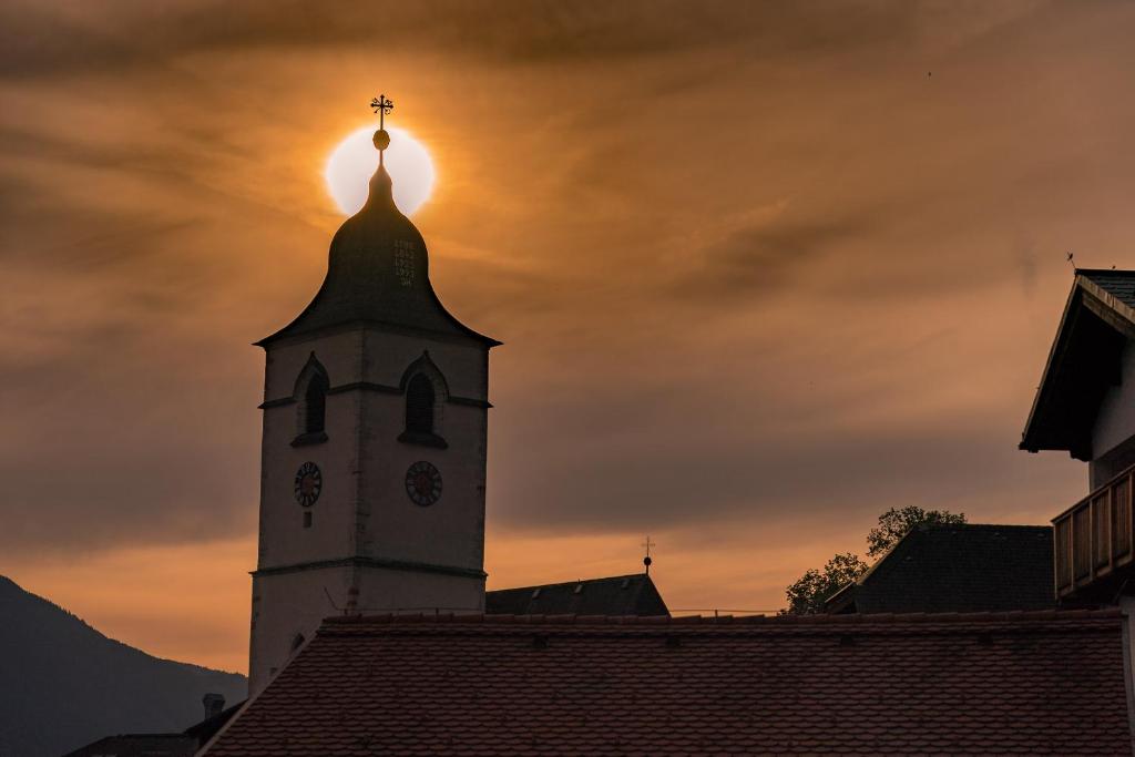 Pohľad na východ alebo západ slnka z penziónu alebo blízkeho okolia