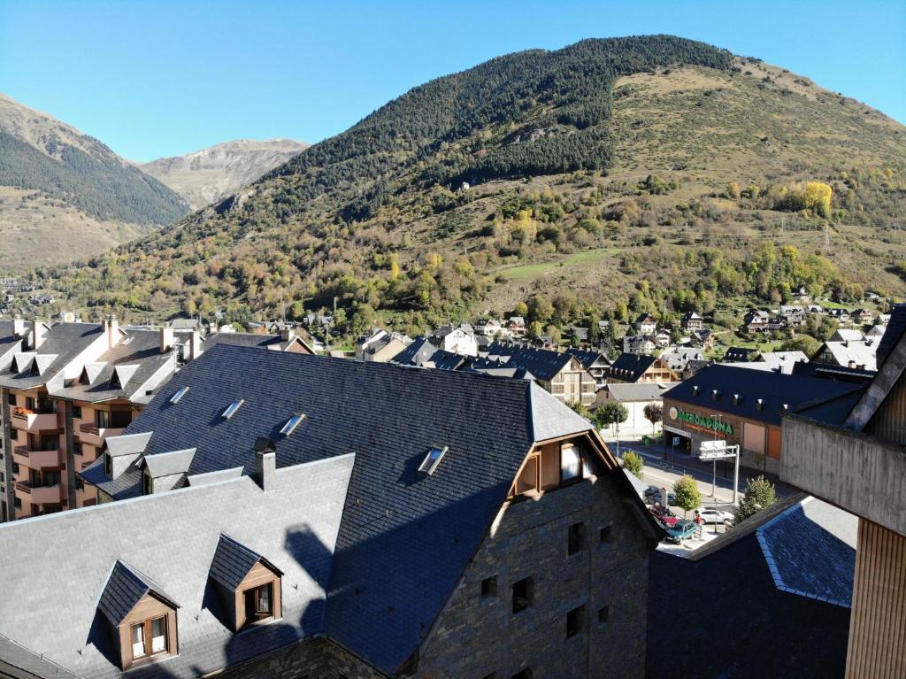 Nespecifikovaný výhled na hory nebo výhled na hory při pohledu z hotelu