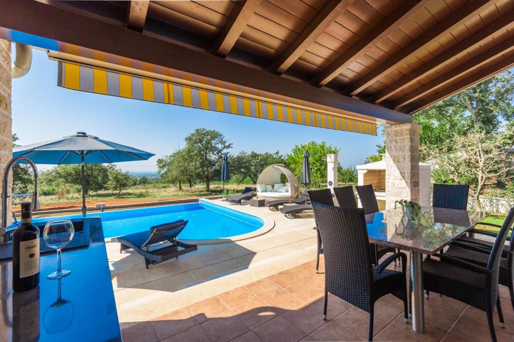 Basen w obiekcie Villa Laura An lub w pobliżu