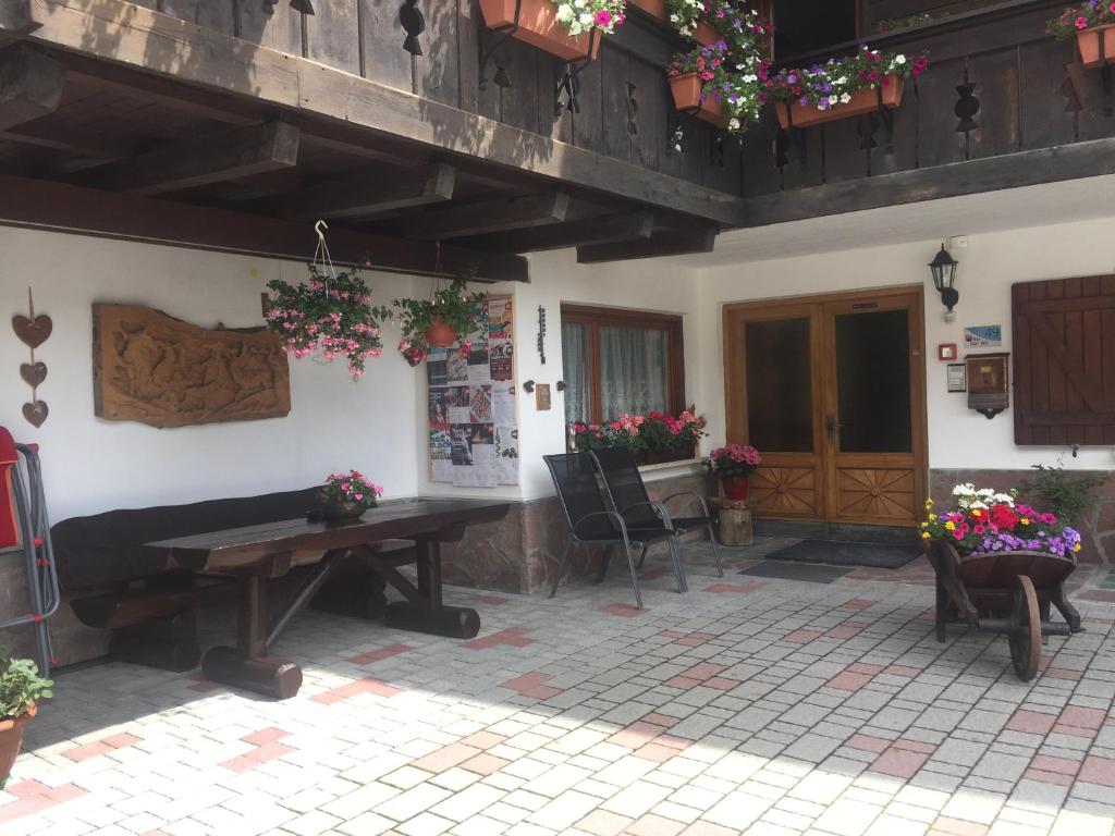 Fotografie z fotogalerie ubytování Garni La Vara v destinaci Corvara in Badia
