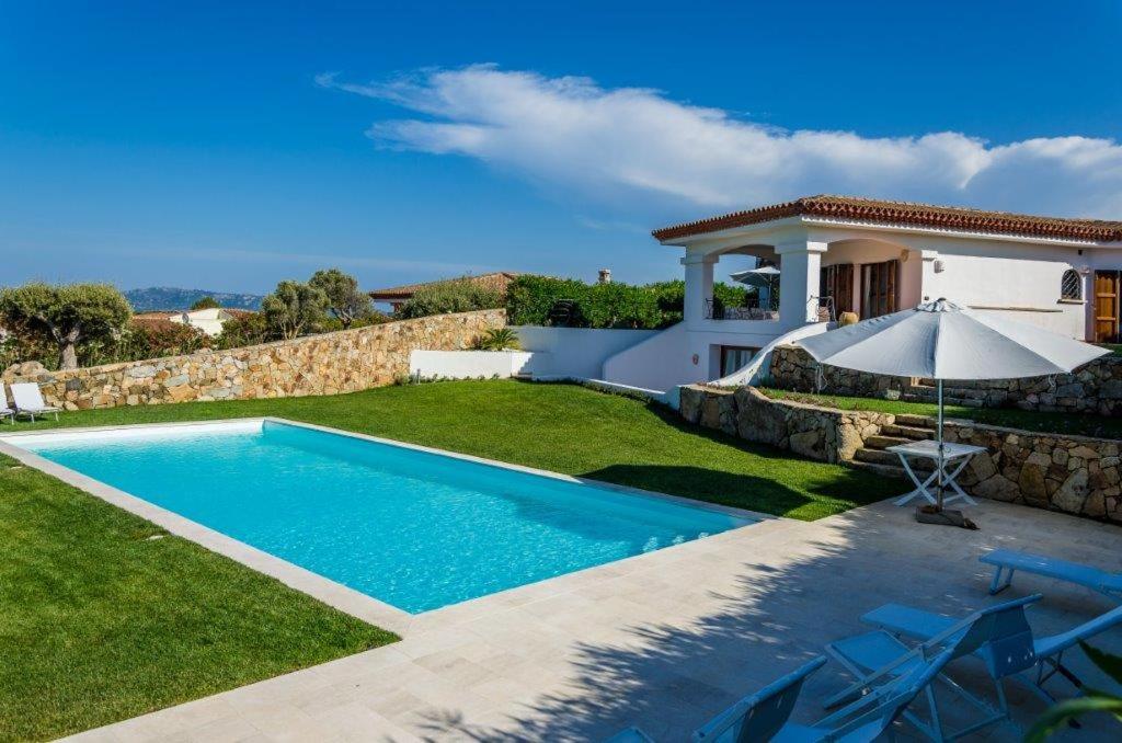 Kolam renang di atau dekat dengan Villa Smeralda